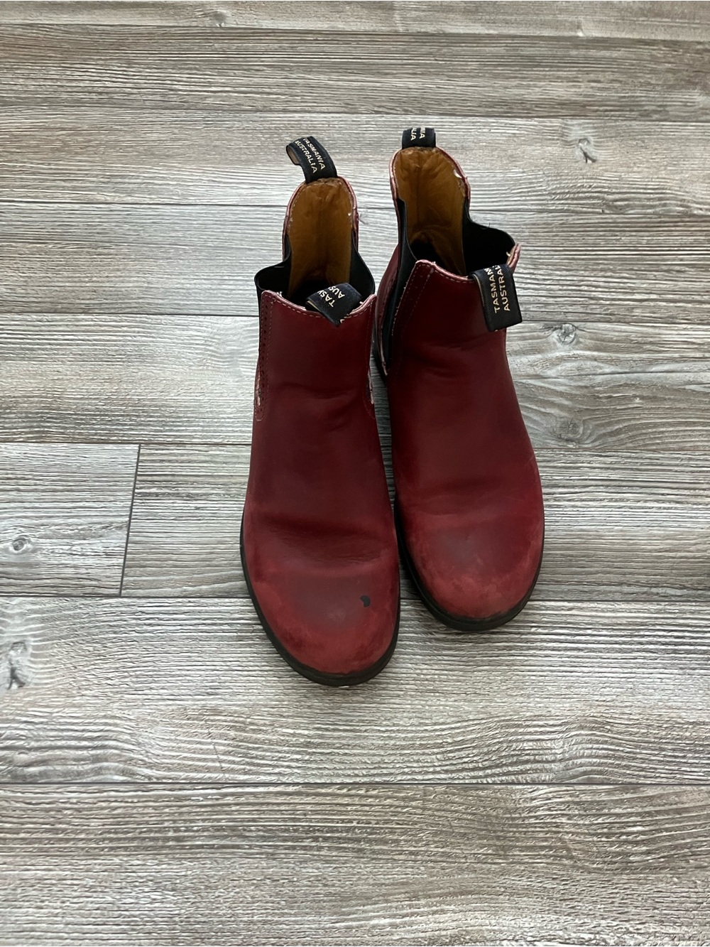 🌸 Women’s Blundstone Red Leather Chelsea Boots with Tan Lining